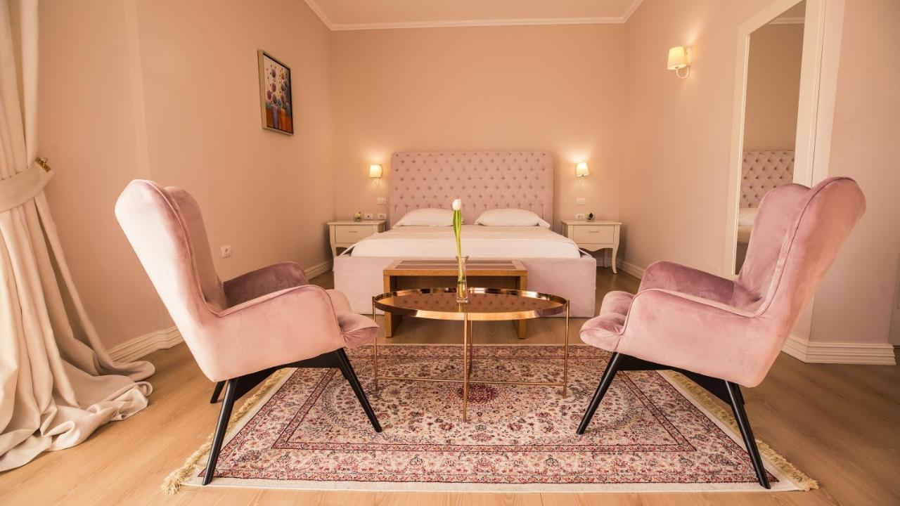 Royal Hill Hotel *