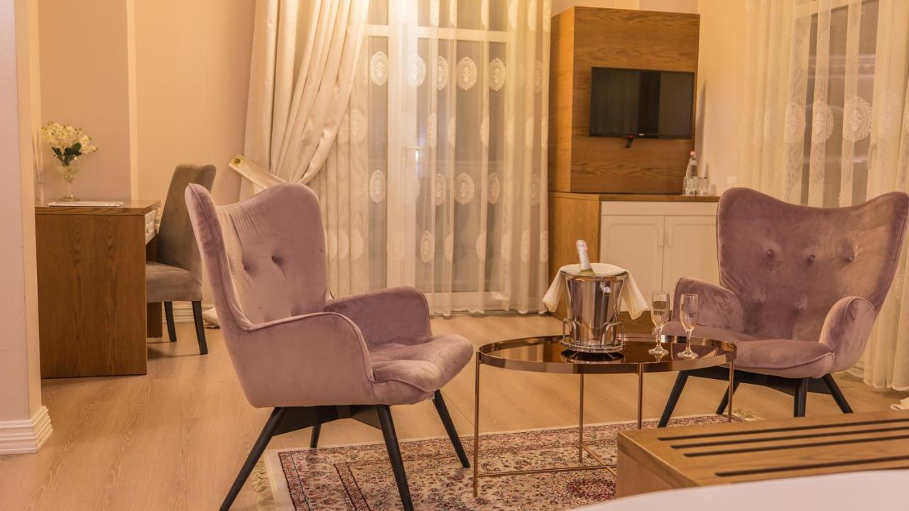 Royal Hill Hotel *
